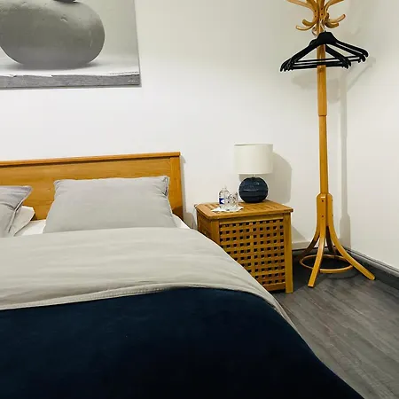 Le 8 Bed & Breakfast